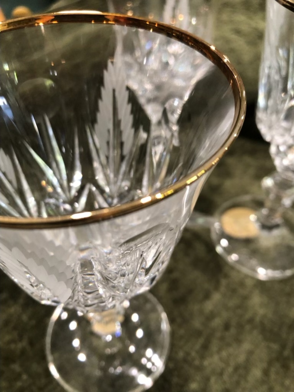 Clear Crystal Cut Wine Glass with Gold Rim - Picture 5 of 5